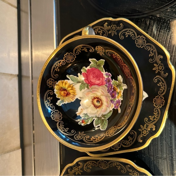 2x Vintage Mitterteich Black Gold Lace & Flowers Bavaria Germany Cup & Saucer - Picture 2 of 8